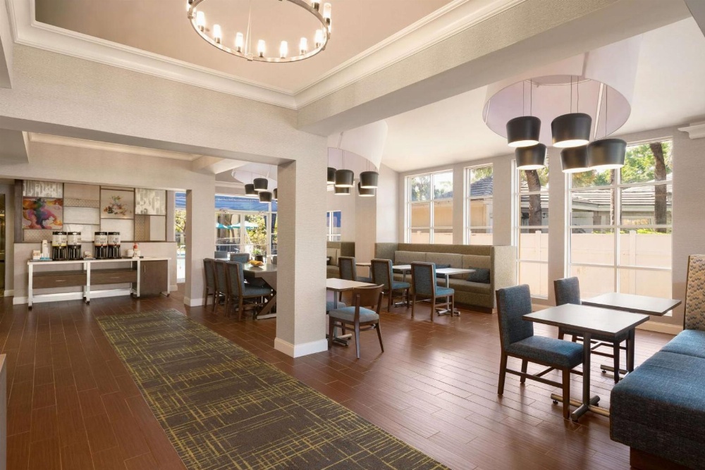 Hampton Inn By Hilton And Suites Ft. Lauderdale-Airport
